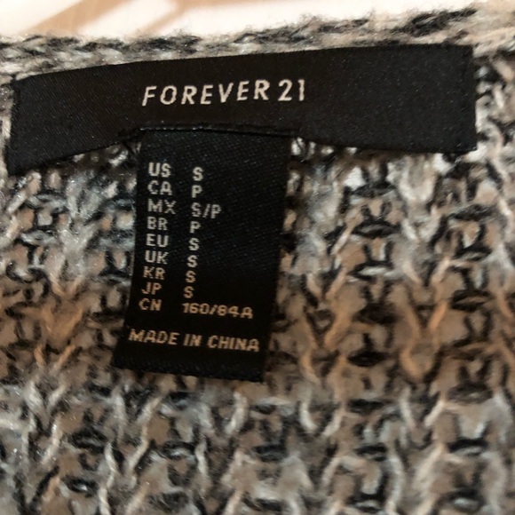 Black and white cardigan ( bundle & save ) - Picture 2 of 6